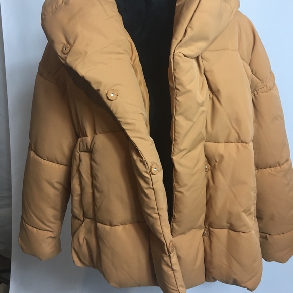H&M Jackets & Blazers - H&M Tan Puffer Jacket